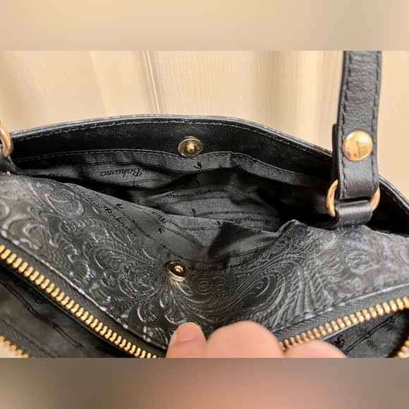 Beautiful Tommy Bahama Cross Body - Picture 9 of 9